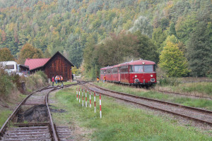 798 829, 998 184, 798 589 und 996 677 stehen in Elmstein auf dem Kuckucksbähnel, aufgenommen am 05.10.2014.