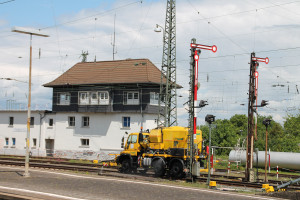 Am 20.05.2015 wird im Bahnhof Friedberg gegen Unkraut gespritzt.