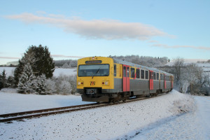 609 004 bei Hundstadt auf der Taunusbahn, aufgenommen am 05.01.2017.