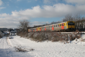 Zwei VT2E der HLB bei Hundstadt auf der Taunusbahn, aufgenommen am 16.01.2017.