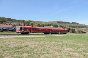 628 250 bei Wolfgruben auf der oberen Lahntalbahn, aufgenommen am 21.04.2015.