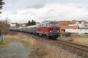 216 224 bei Pohlheim-Garbenteich auf der Lahn-Kinzig-Bahn, aufgenommen am 01.03.2017.