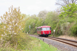 798 752 an den Telegrafenmasten bei Wiesbaden-Igstadt auf der Ländchesbahn, aufgenommen am 08.04.2017.