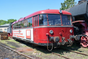 798 818 steht im Eisenbahnmuseum Darmstadt-Kranichstein, aufgenommen am 27.05.2017.