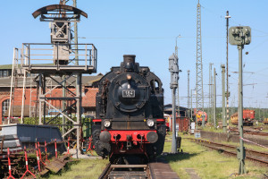 184 (ELNA) steht am Bekohlungskran im Eisenbahnmuseum Darmstadt-Kranichstein, aufgenommen am 27.05.2017.