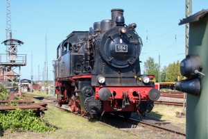 184 (ELNA) bei einem Fernsprechkasten im Eisenbahnmuseum Darmstadt-Kranichstein, aufgenommen am 27.05.2017.