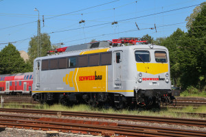 140 797 steht im Bahnhof Darmstadt-Kranichstein, aufgenommen am 27.05.2017.