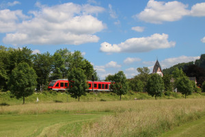 648 205 bei Nassau auf der Lahntalbahn, aufgenommen am 10.06.2017.