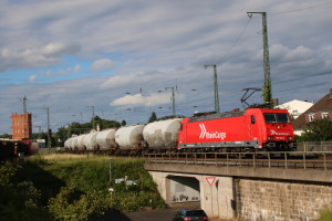 185 584 von RheinCargo im Bahnhof Lollar, aufgenommen am 25.06.2017.