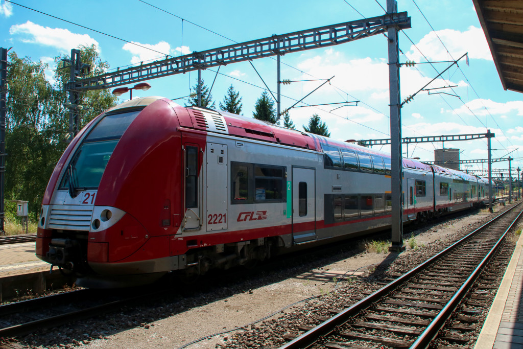 CFL 2221 im Bahnhof Wasserbillig in Luxemburg, aufgenommen am 04.07.2017.