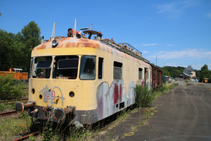 701 120 steht im Bahnhof Hermeskeil, aufgenommen am 06.07.2017.