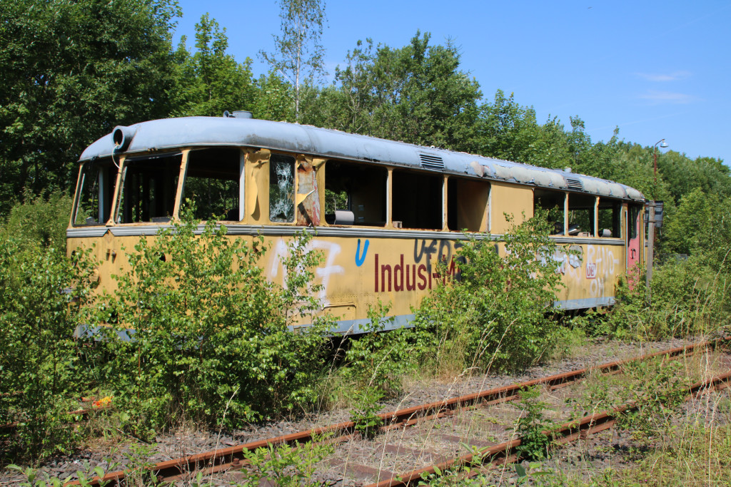 Indusi-Messwagen 724 002 steht im Bahnhof Hermeskeil, aufgenommen am 06.07.2017.