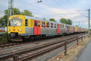 Drei VT2E der HLB bei Frankfurt-Griesheim, aufgenommen am 28.07.2017.