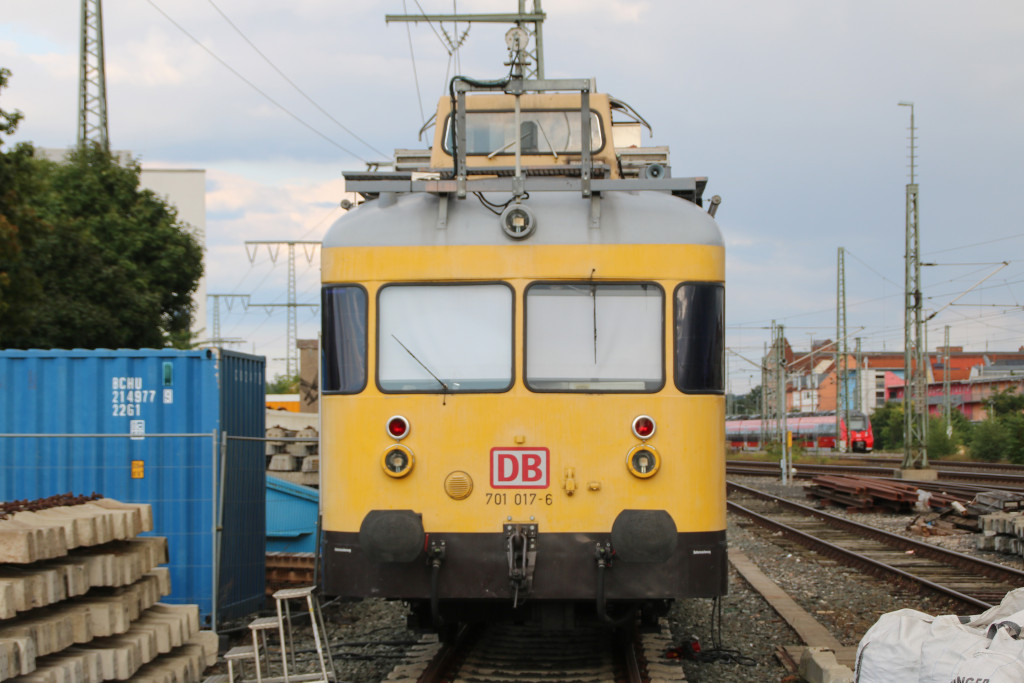 701 017 im Nürnberger Hauptbahnhof, aufgenommen am 03.09.2017.
