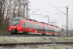 442 287 an der Abzweigstelle Rauschwald in Hanau, aufgenommen am 02.12.2017.