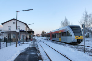 Ein GTW der HLB hält im Bahnhof Lich auf der Lahn-Kinzig-Bahn, aufgenommen am 28.12.2014.