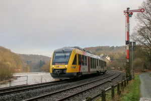 Ein LINT der HLB bei Fürfurt auf der Lahntalbahn, aufgenommen am 03.02.2018.