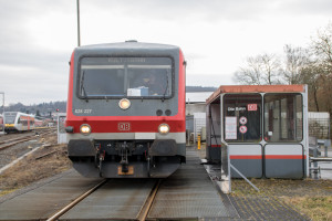 628 227 an der Tankstelle im Bahnhof Glauburg-Stockheim, aufgenommen am 10.03.2018.