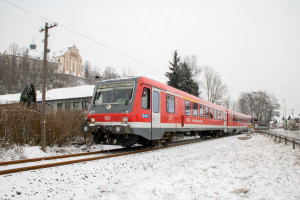 628 566 am Kloster Baumburg in Altenmark auf der Traun-Alz-Bahn, aufgenommen am 20.03.2018.