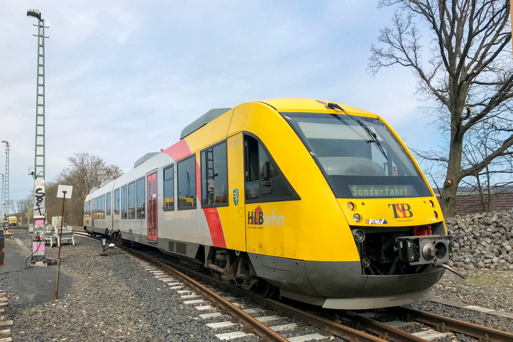 648 409 rangiert im Bahnhof Grävenwiesbach, aufgenommen am 10.04.2018.