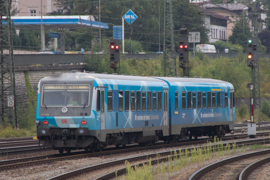 628 424 bei der Abfahrt in Traunstein auf der Traun-Alz-Bahn, aufgenommen am 23.07.2018.
