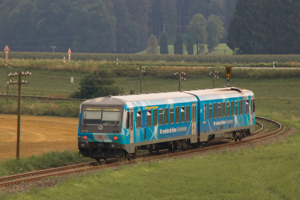 628 424 in der Steigung bei Hörpolding auf der Traun-Alz-Bahn, aufgenommen am 23.07.2018.