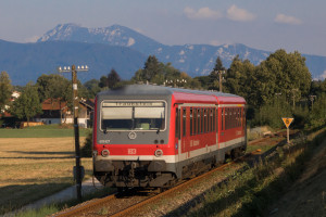 628 627 bei Aiging auf der Traun-Alz-Bahn, aufgenommen am 24.07.2018.