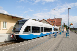 Ein GTW der Usedomer-Bäderbahn steht im Bahnhof Zinnowitz, aufgenommen am 29.09.2018.