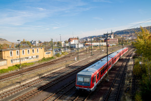 628 473 und 628 471 stehen im Bahnhof Bingen, aufgenommen am 03.11.2018.