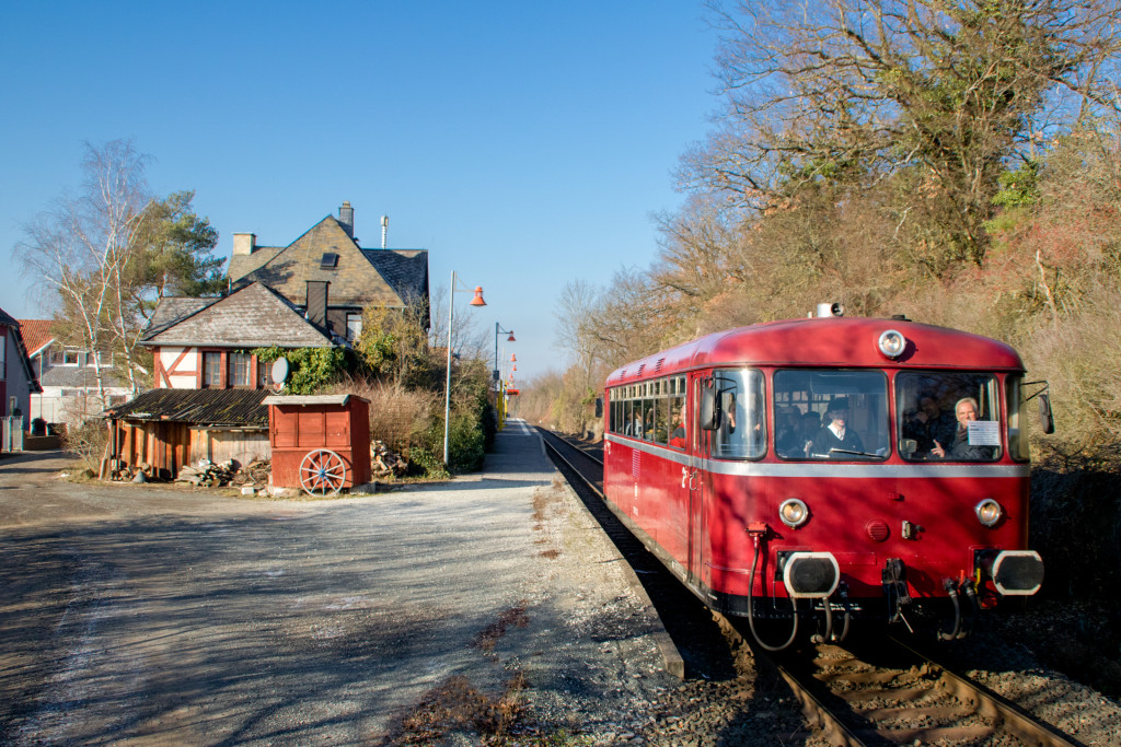 798 752 am Bahnhofsgebäude in Hundstadt auf der Taunusbahn, aufgenommen am 20.01.2019.