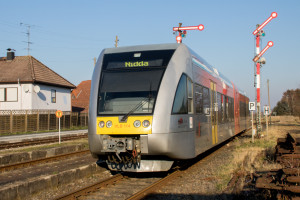 Ein GTW der HLB fährt aus dem Bahnhof Beienheim auf der Horlofftalbahn aus, aufgenommen am 20.01.2019.