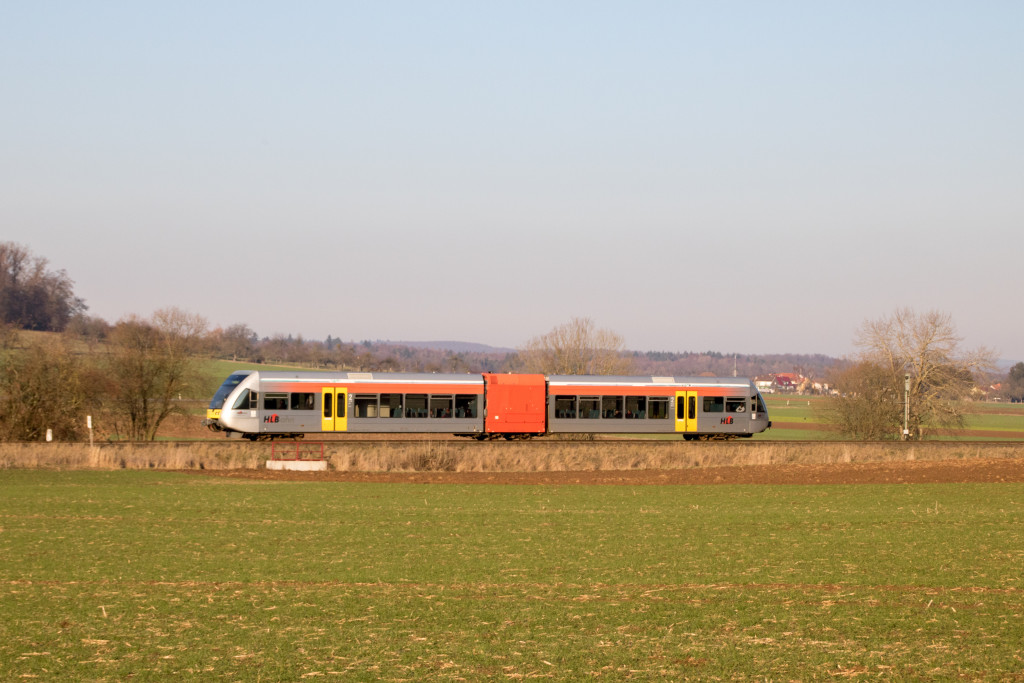 Ein GTW der HLB bei Borsdorf auf der Horlofftalbahn, aufgenommen am 20.01.2019.