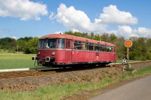 798 829 am Vorsignal von Büdingen auf der Lahn-Kinzig-Bahn, aufgenommen am 28.04.2019.