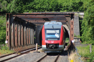648 206 verlässt in Obernhof auf der Lahntalbahn, aufgenommen am 12.06.2019.