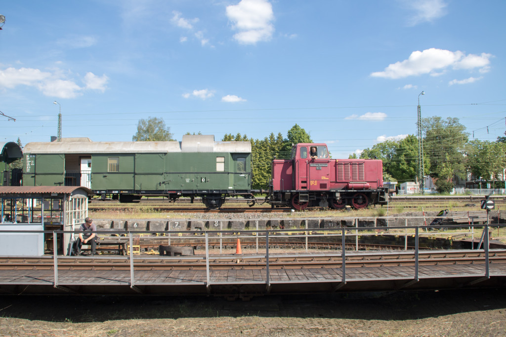 VL 12 an der Drehscheibe im Bahnbetriebswerk Darmstadt-Kranichstein, aufgenommen am 01.06.2019.