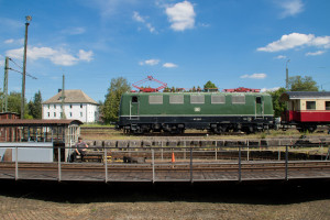 141 228 an der Drehscheibe im Bahnbetriebswerk Darmstadt-Kranichstein, aufgenommen am 01.06.2019.