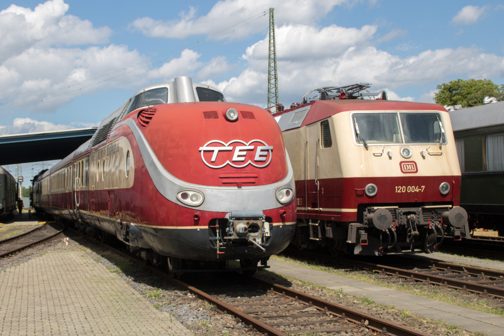 TEE 601 008 und 120 004 stehen in Koblenz-Lützel, aufgenommen am 21.06.2019.