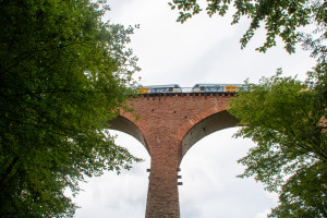650 351 und 650 350 überqueren das Hubertusviadukt der Hunsrückbahn, aufgenommen am 19.07.2020.
