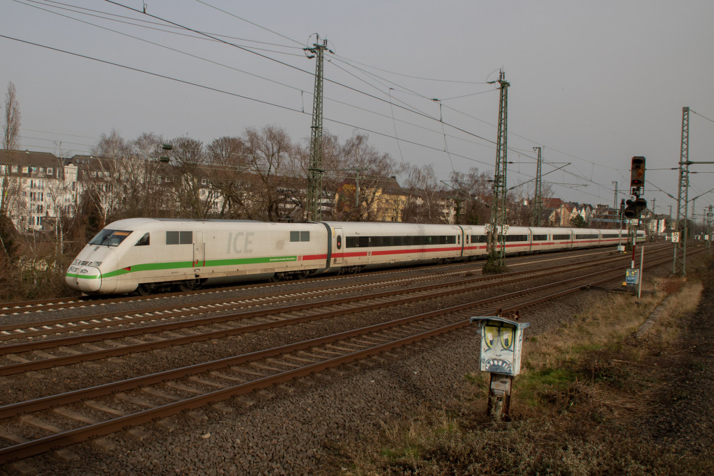 Ein 402 kurz vor Düsseldorf Hbf, aufgenommen am 22.02.2021.