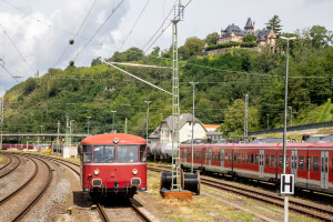 798 729 fährt in den Bahnhof Linz ein, aufgenommen am 11.08.2021.