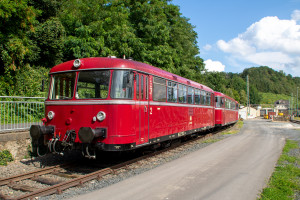 Im Bahnbetriebswerk Linz (Rhein) sonnen sich einige Schienenbusse, aufgenommen am 11.08.2021.