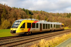 Ein 648 der HLB in der Nähe von Aumenau auf der Lahntalbahn, aufgenommen am 19.01.2022.
