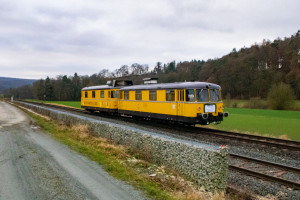 726 002 und 725 002 kurz vor Aumenau auf der Lahntalbahn, aufgenommen am 19.01.2022.