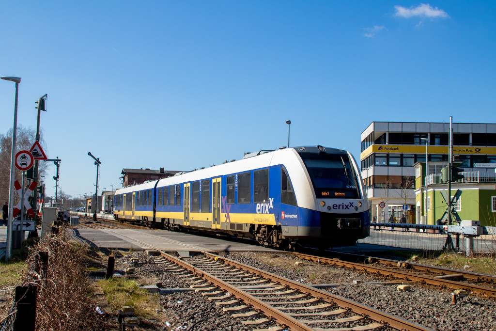 ERIXX 622 228 fährt im Bahnhof Gifhorn-Stadt ab, aufgenommen am 18.03.2022.