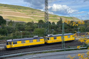 725 002 und 726 002 bei der Durchfahrt in Bingen Hbf auf der linken Rheinstrecke, aufgenommen am 13.06.2021.