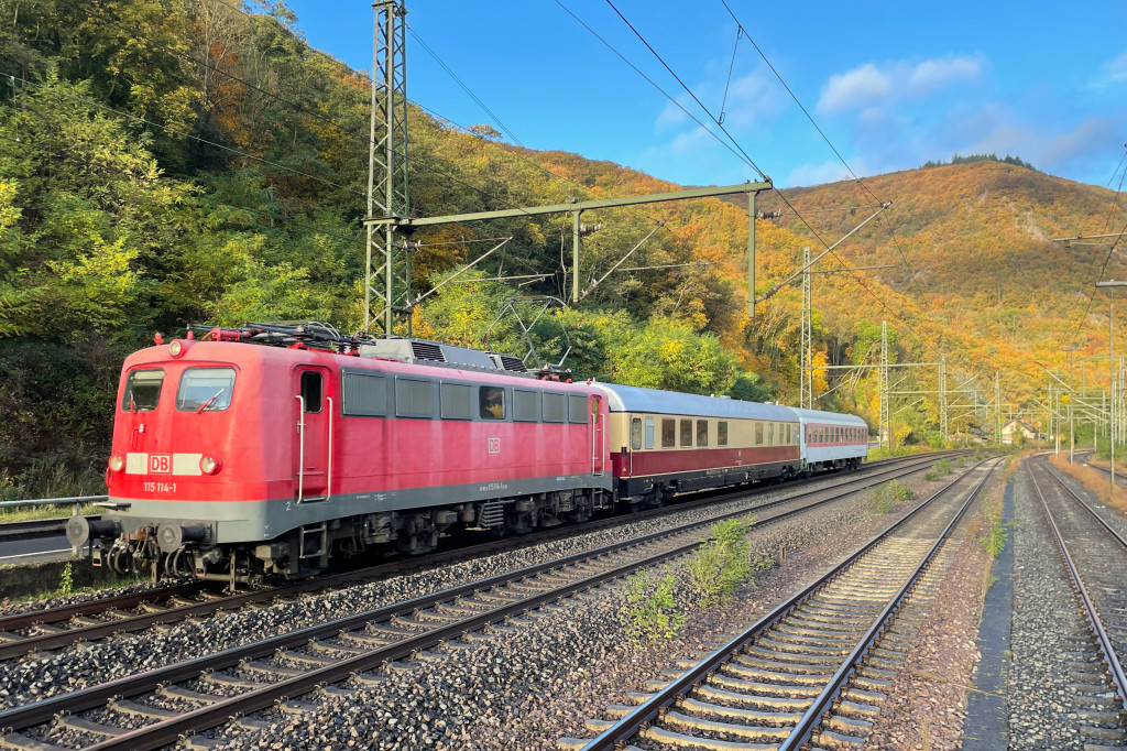 115 115 mit einer Überführungsfahrt des DB Museums, aufgenommen am 26.10.2021.