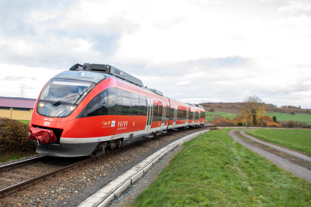 644 046 bei Hundstadt auf der Taunusbahn, aufgenommen am 25.11.2022.