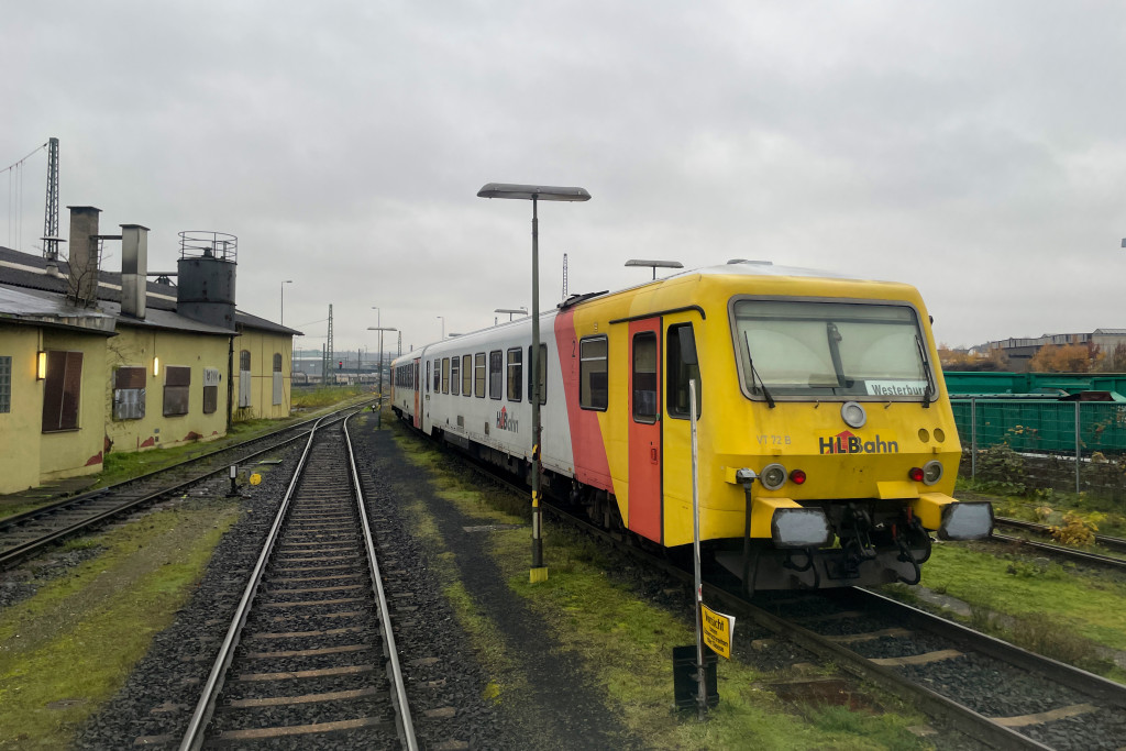 629 072 der HLB steht in der Abstellanlage von Limburg, aufgenommen am 29.11.2022.
