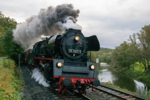 35 01097 bei Arfurt auf der Lahntalbahn, aufgenommen am 14.10.2023.