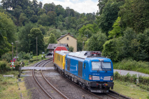 248 105 und 248 106 mit einem Messzug verlässt Villmar auf der Lahntalbahn, aufgenommen am 15.06.2024.